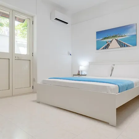 Baia - Summer ゲストハウス 3*